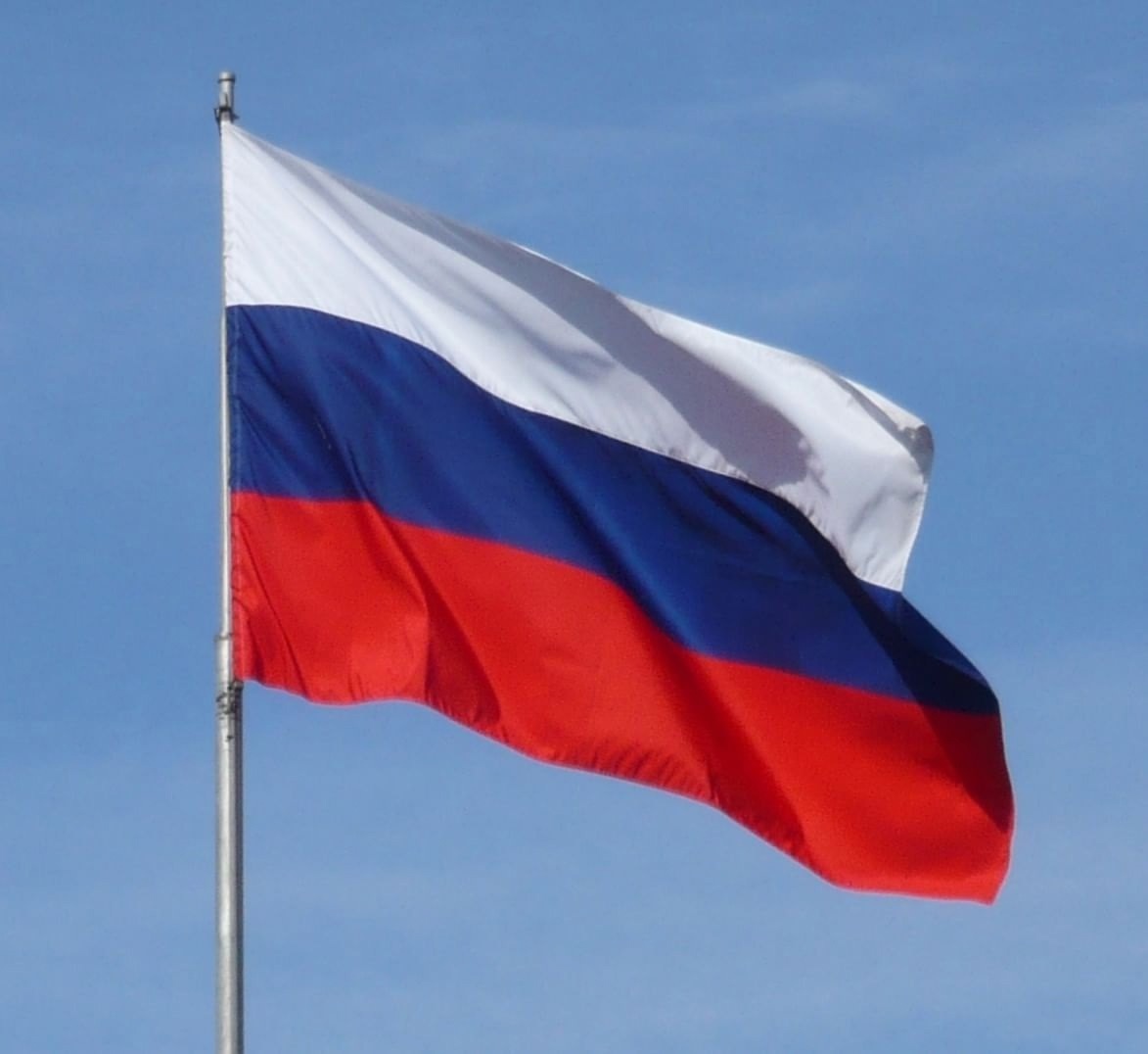 Учебная неделя в МБОУ &amp;quot;Немировская СОШ&amp;quot; началась с торжественной линейки, с поднятием флага и исполнением гимна Российской Федерации..